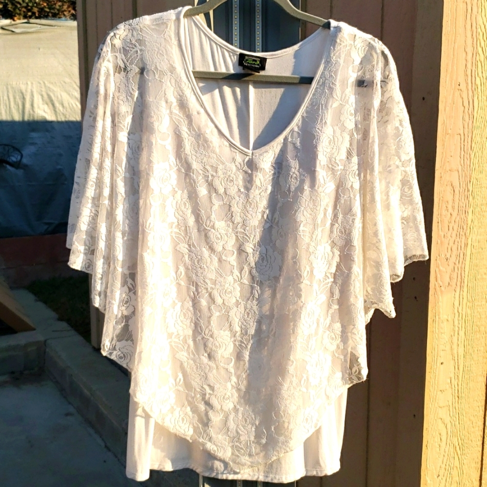 Women's Top - Picture 2 of 5